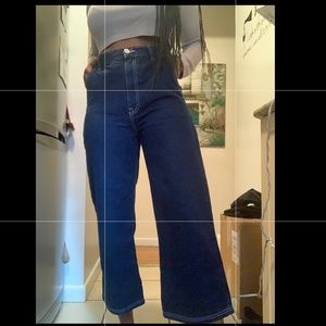I’m selling wide legged pants